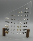 26 paar oorbellen op luxe display