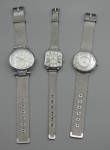 3 metalen horloges 