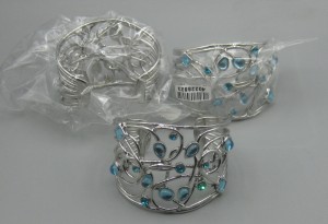 breed zilverkleur met blauw