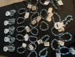 Partij van 30 armbanden