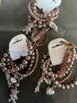 3 paar parel armbanden met bedels
